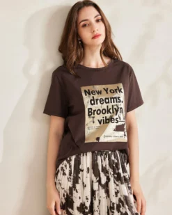 BACHATA - Tshirt manica corta marrone con stampa