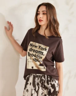 BACHATA - Tshirt manica corta marrone con stampa