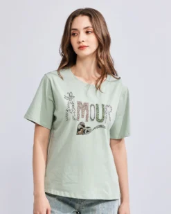 BACHATA - Tshirt manica corta verde salvia con scritta e strass