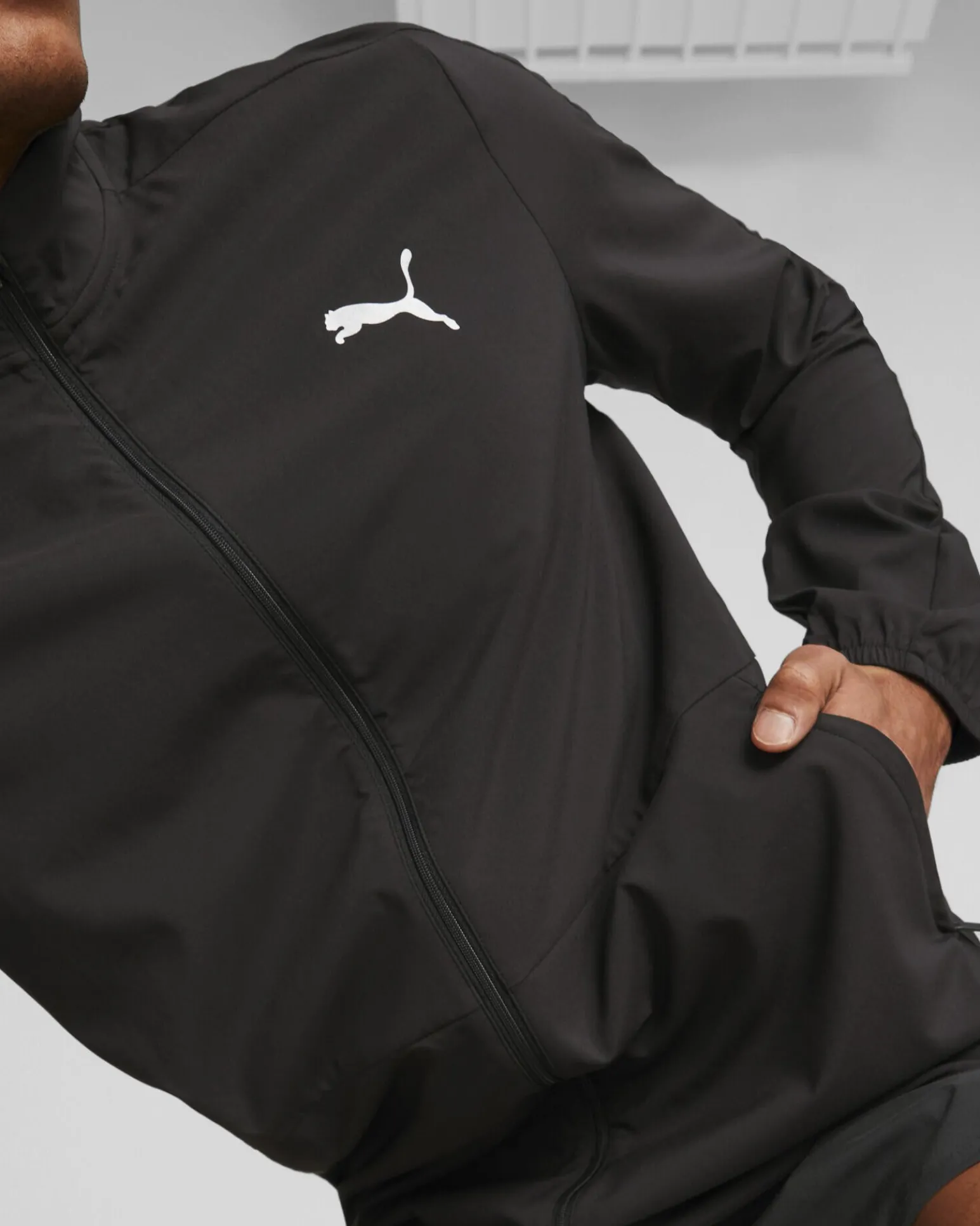 JACKET RUN FAVORITE WOVEN BLACK