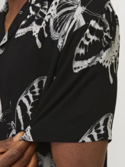 JACK&JONES CAMICIA HAWAIANA NERA DA UOMO STAMPA FARFALLE