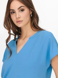 JACQUELINE DE YONG - TSHIRT MEZZA MANICA CELESTE DA DONNA