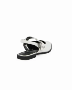 MISS GLOBO - Ballerina slingback bianca a punta con sottopiede in memory foam e cinturino frontale con fibbia