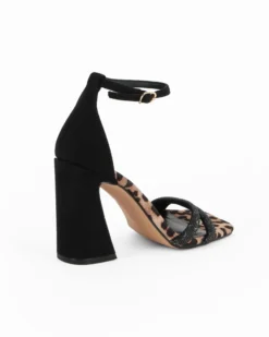 MISS GLOBO - Sandalo nero scamosciato con strass, punta quadrata leopardata e cinturino alla caviglia, tacco 8,5CM