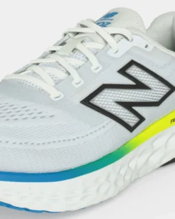 NEW BALANCE - SCARPA DA RUNNING FRESH FOAM EVOZ V4 BIANCA CON DETTAGLI GIALLO FLUO E BLU  DA UOMO, MEVOZ2AM