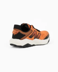 NEW BALANCE - SNEAKERS DA RUNNING UOMO ARANCIONI TRAIL TEX/TEX/OTHER  - MTNTRCC6