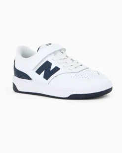 NEW BALANCE - SNEAKERS KIDS LIFESTYLE BIANCHE CON DETTAGLI BLU DAL 28 AL 35, P0806RV