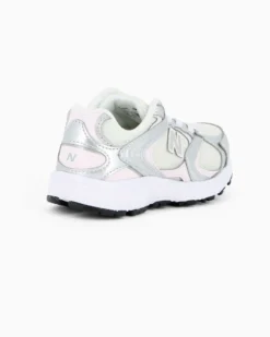 NEW BALANCE - SNEAKERS KIDS  LIFESTYLE BIANCHE, SILVER E ROSA DAL 28 AL 35, P4088NR