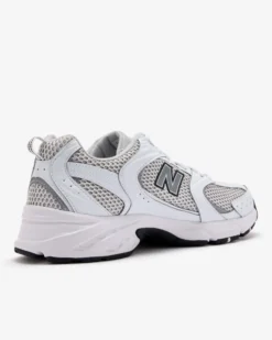 NEW BALANCE - SNEAKERS LIFESTYLE BIANCHE CON DETTAGLI NERI E GRIGI, U530KLB