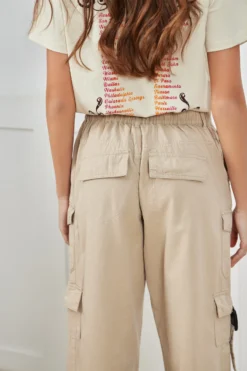 PANTALONE CARGO CON MOLLA