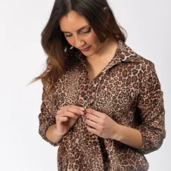 PAQUITA - CAMICIA MACULATA SCOLLO A V CON MANICA 3/4