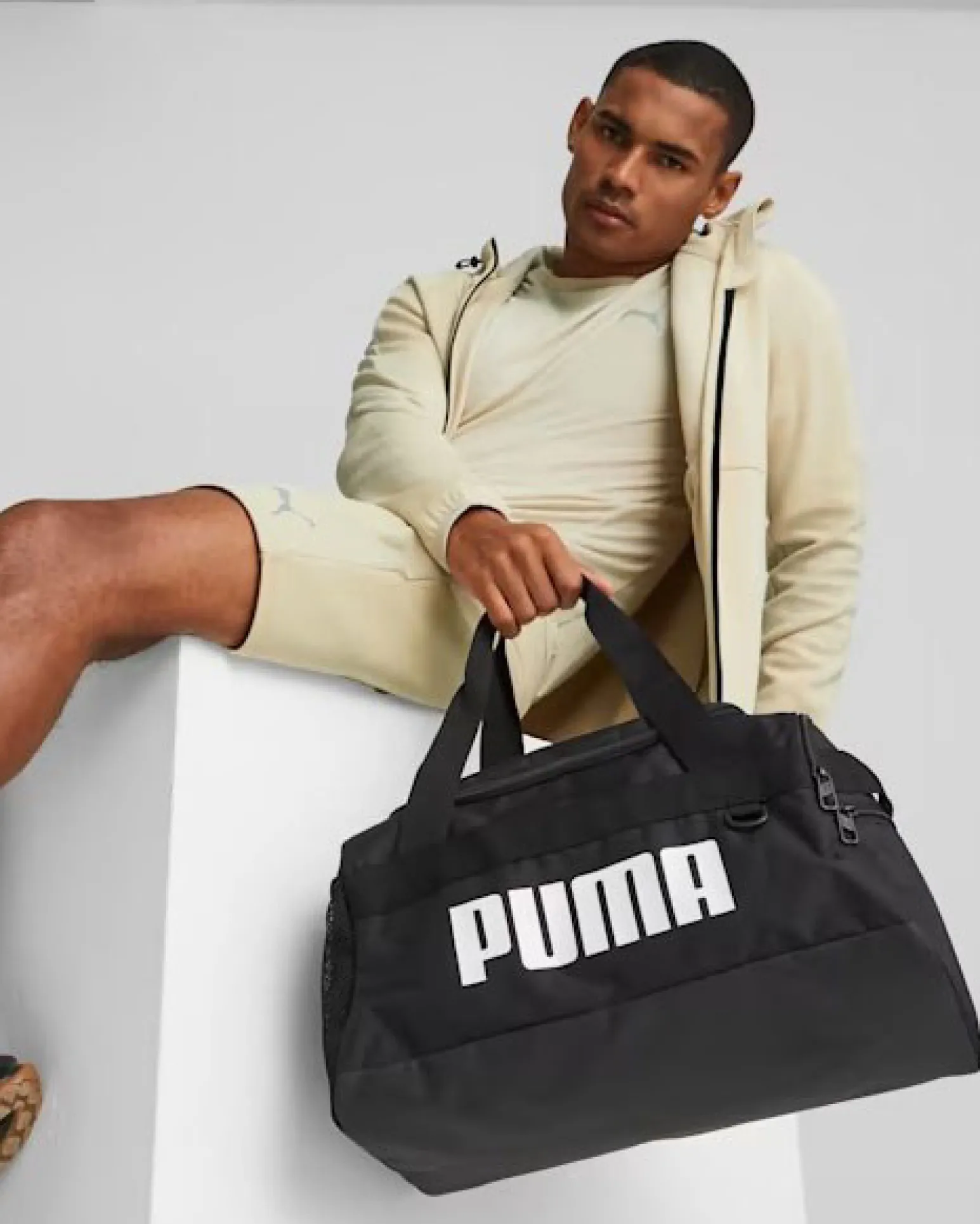 PUMA - Borsone nero e bianco con 2 scomparti e tasca per scarpe