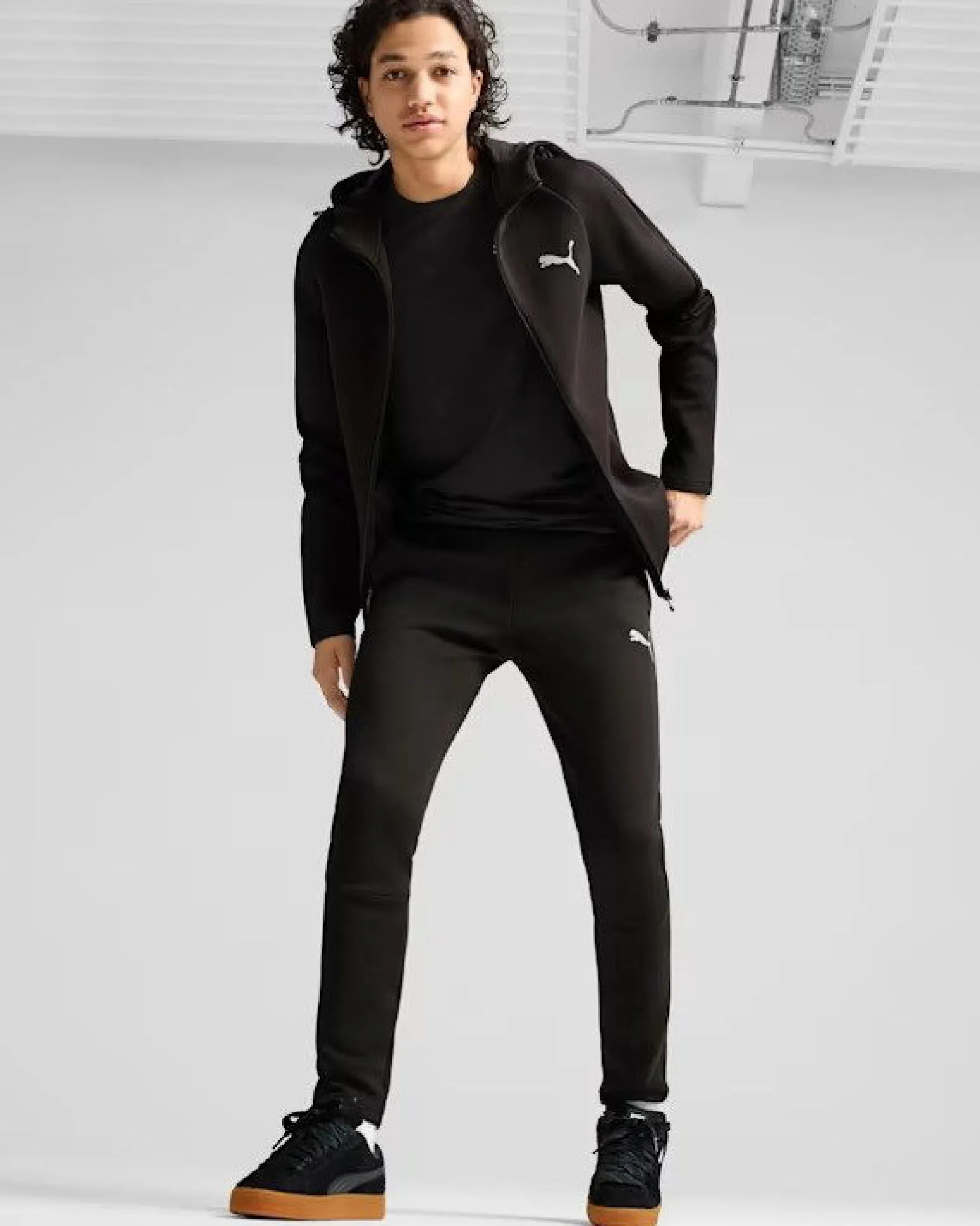 PUMA - FELPA CON CAPPUCCIO E FULL ZIP NERA DA UOMO - 681700-01