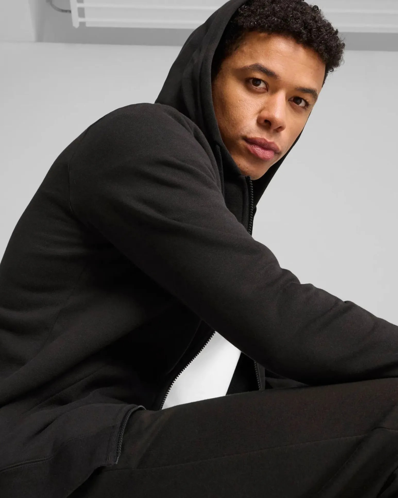 PUMA - FELPA UOMO FULL ZIP NERA ESSENTIAL CON LOGO N. 1, 682586-01