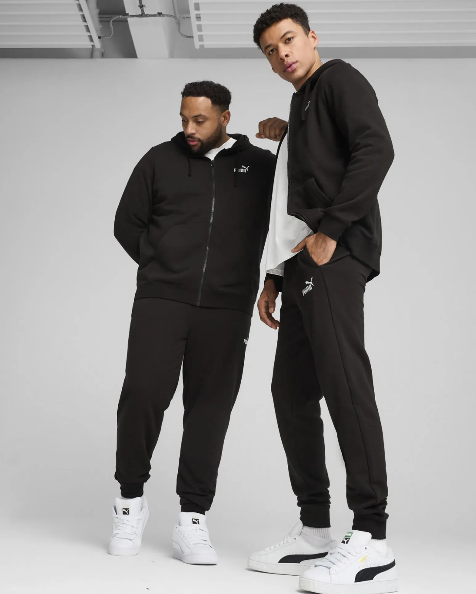 PUMA - PANTALONE NERO ESSENTIAL NO. 1 LOGO SLIM DA UOMO, 682644-01