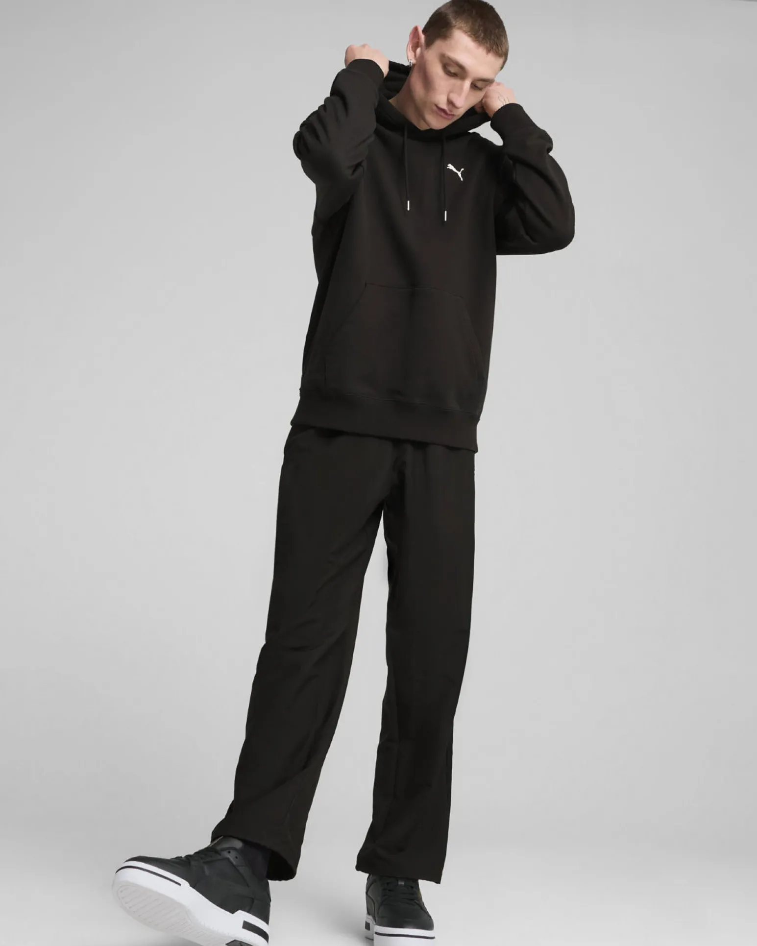 PUMA - PANTALONE NERO WARDROBE ESSENTIAL RELAXED STRAIGHT DA UOMO, 682644-17