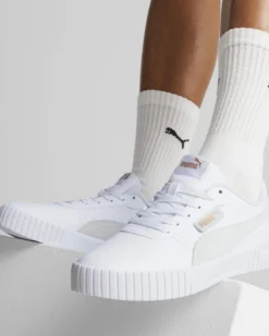 PUMA - Sneaker da donna bianca con stampa logo oro - CARINA 2.0 LOGOBSESSION