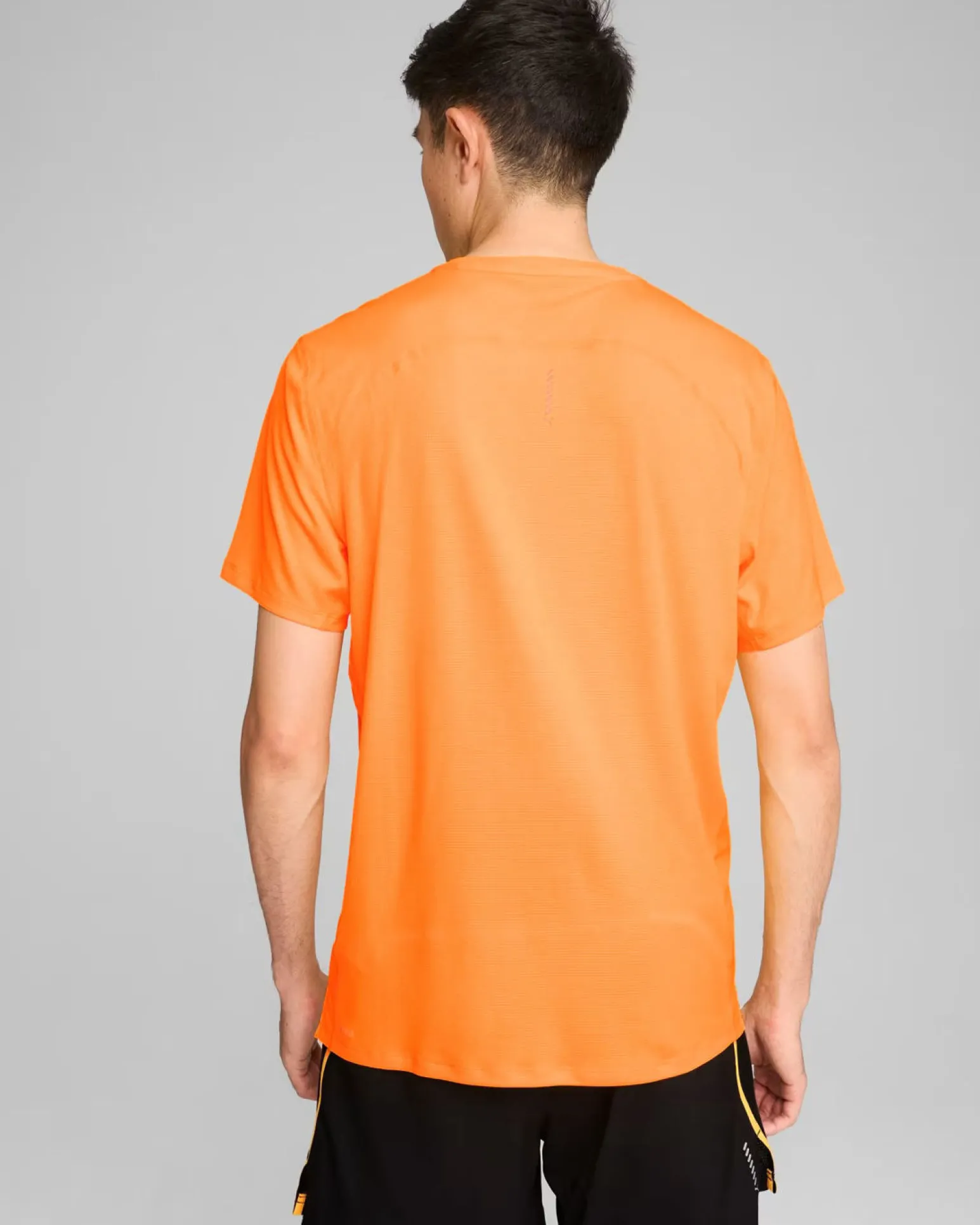 PUMA - T-SHIRT RUN FAVORITE VELOCITY ARANCIONE FLUO DA UOMO, 525058-38