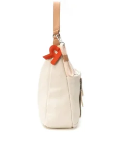 REFRESH - Borsa a spalla bianca con tasche frontali e moschettone con ciondoli, tracolla removibile