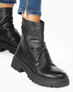 ROXY ROSE - Stivaletto nero in VERA PELLE con zip diagonali e gambale arricciato, tacco 4,5CM - MADE IN ITALY