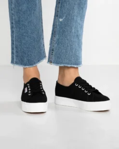 SUPERGA - Sneakers da donna nera e bianca con suola spessa e occhielli argento metallizzato - 2730 MID PLATFORM