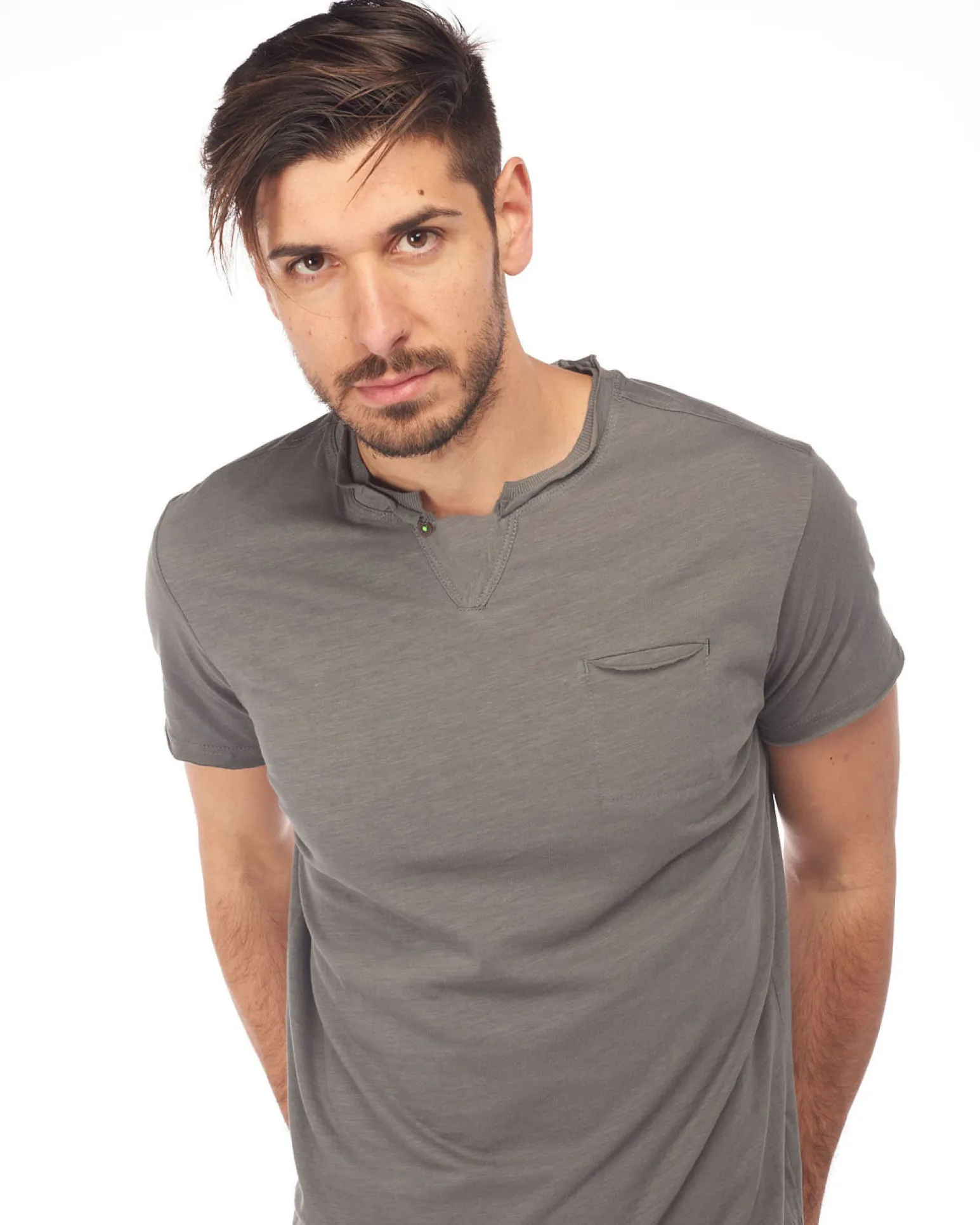 TSHIRT MANICA CORTA SCOLLO V