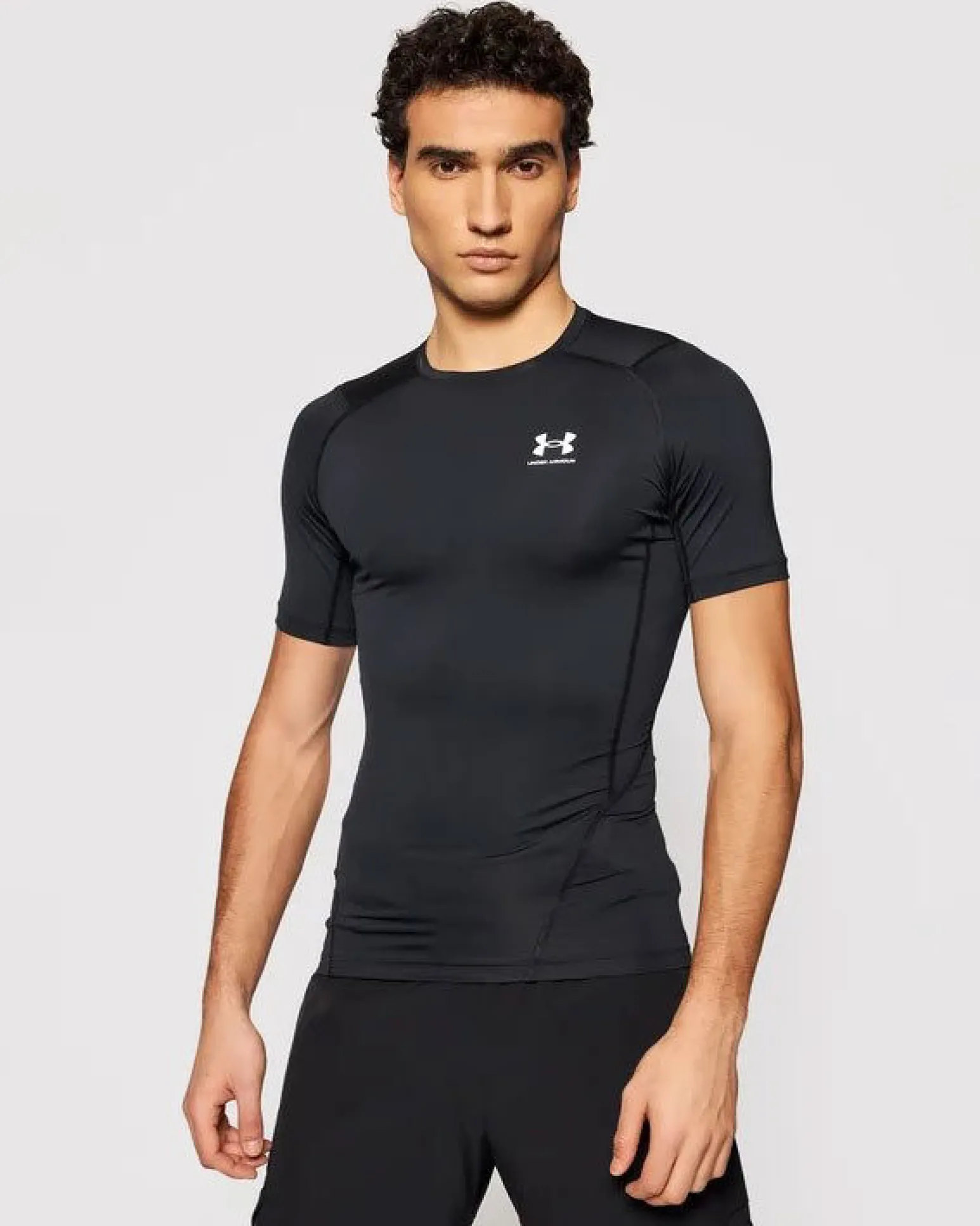 UNDER ARMOR - T SHIRT DA ALLENAMENTO ADERENTE IN TESSUTO TRASPIRANTE COMP SS NERA DA UOMO, 1361518_0001