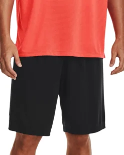 UNDER ARMOUR - Pantaloni corti da allenamento uomo neri con logo bianco